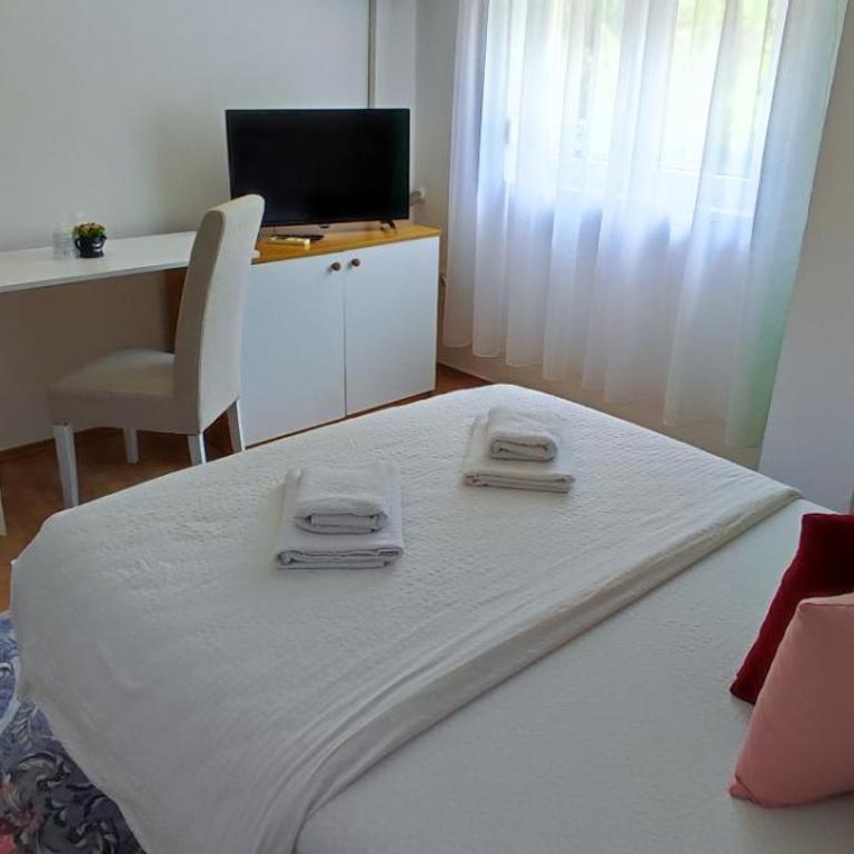 Villa Monera Apartments & Rooms & Free Garage - Standardna Dvokrevetna Soba sa Bračnim Krevetom - 8