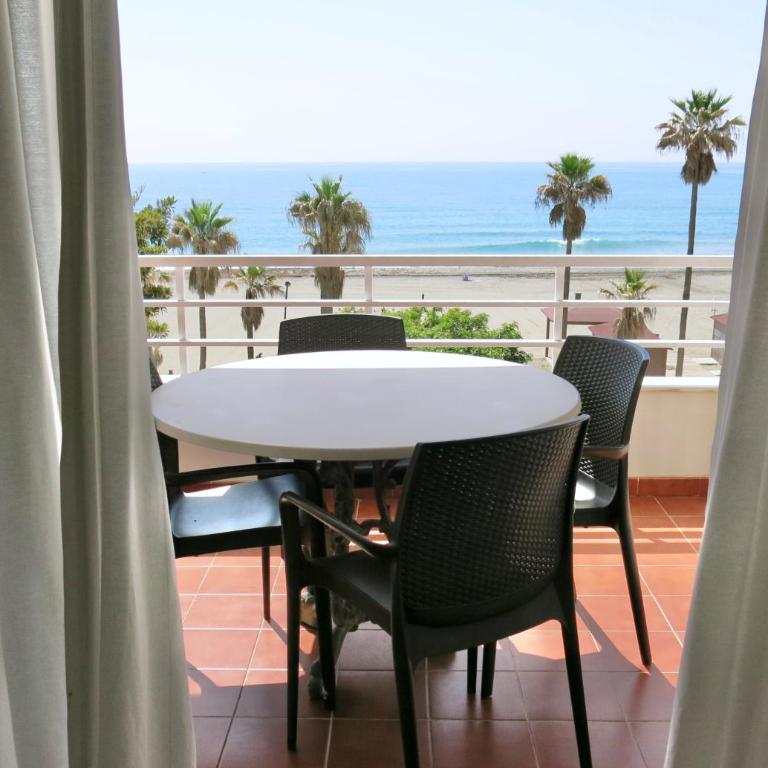 Gorgeous Sea Views and Great Location! - Apartamento de 3 dormitorios - 1