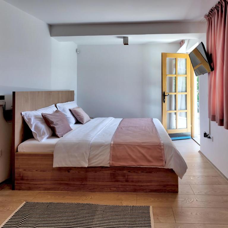 Villa Gunga - Double Room with Balcony - 4