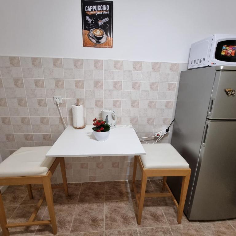 Birchwood place - One-Bedroom Apartment - 7