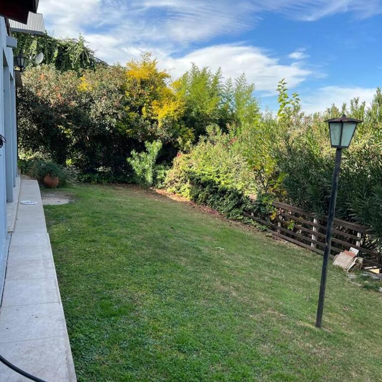 Espectacular Casa en Barrio Privado con pileta gran parque y vista panorámica - Villa - 24