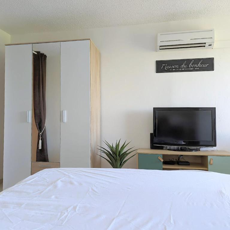 Appartement proche port et mer avec wifi et climatisation - Studio Supérieur - 18