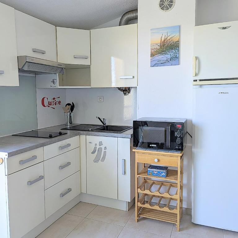 Appartement proche port et mer avec wifi et climatisation - Studio Supérieur - 15