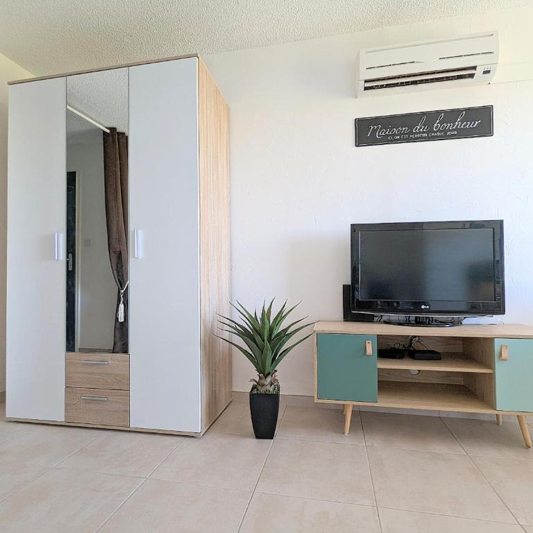 Appartement proche port et mer avec wifi et climatisation - Studio Supérieur - 4
