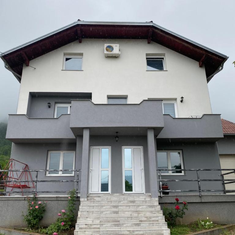House Enio - Four-Bedroom House - 1