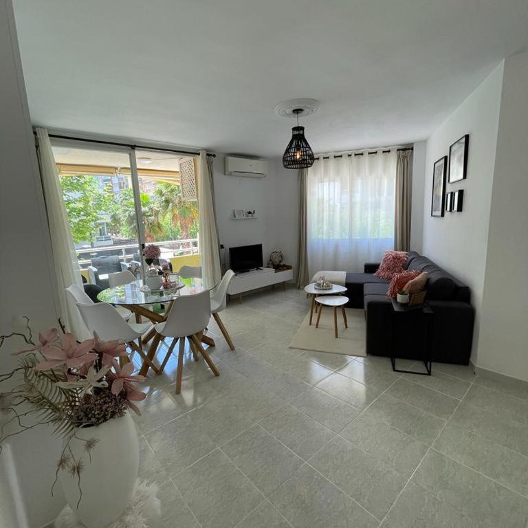 Appartement La Sonrisa - Two-Bedroom Apartment - 10