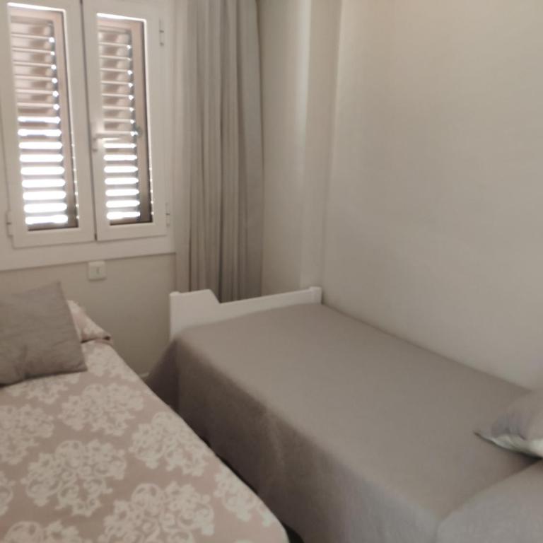 Apartamento a 150 metros de la playa en la Fosca - Apartamento - 32