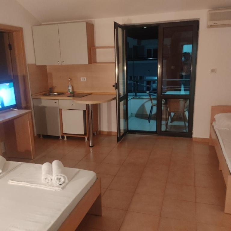 Apartments Mare Budva - Apartman sa Terasom - 3