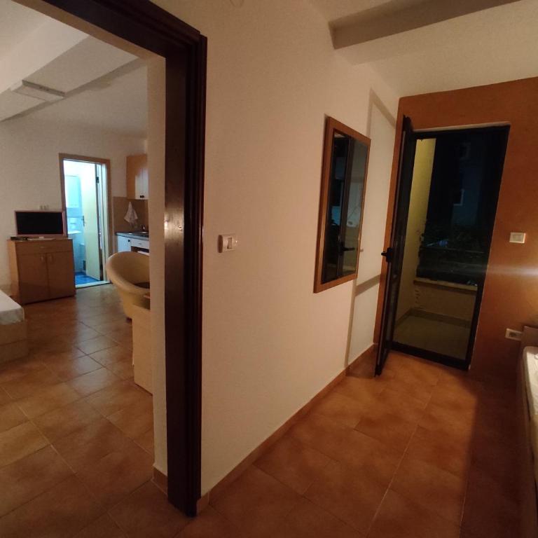 Apartments Mare Budva - Apartman sa Terasom - 8