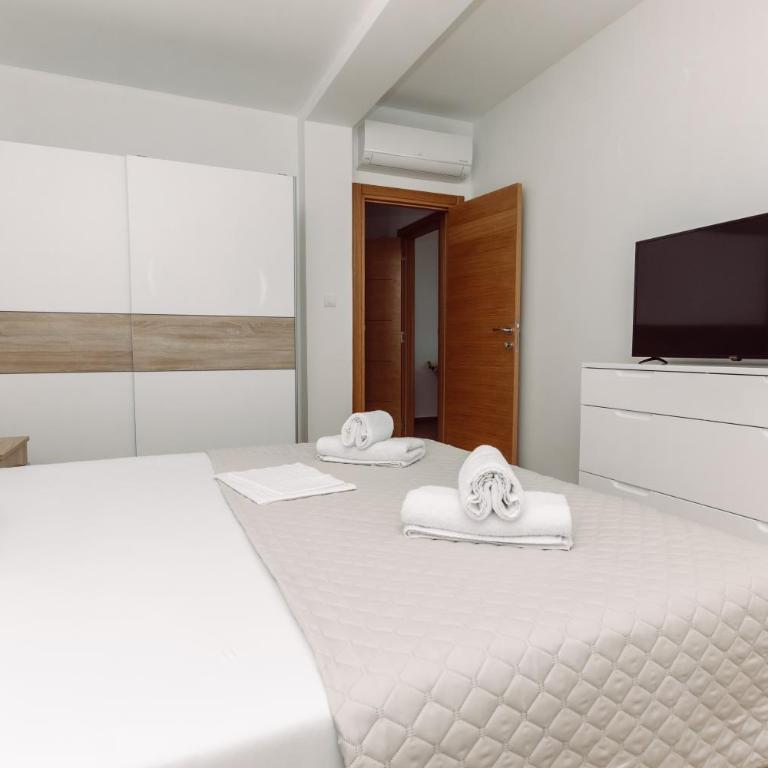 Waterfront Apartment Petrovina - One-Bedroom Apartment - 36