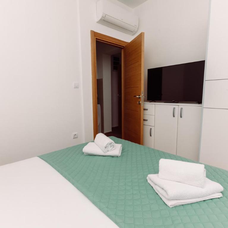 Waterfront Apartment Petrovina - Two-Bedroom Apartment - 36