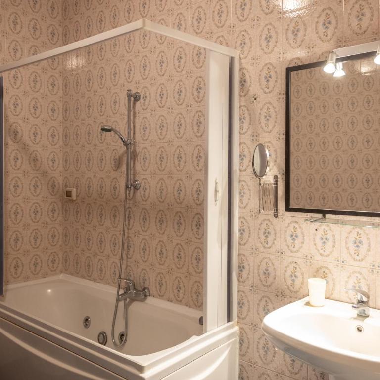 Liodoro Catania B&B - Deluxe Double or Twin Room with Balcony - 9