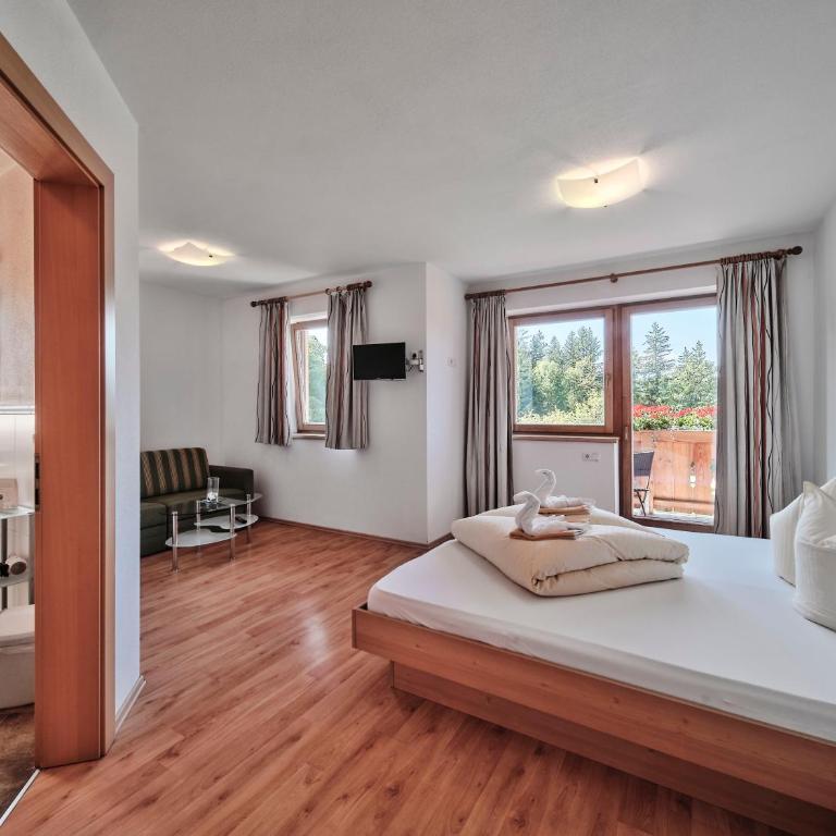 Berggasthof Bärnstatt - Doppelzimmer mit Balkon - 3