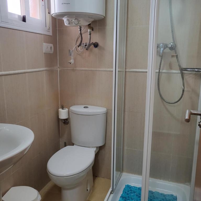 ¡Apartamento en primera línea con terraza y cerca de la piscina comunitaria! - Apartamento de 2 dormitorios - 13