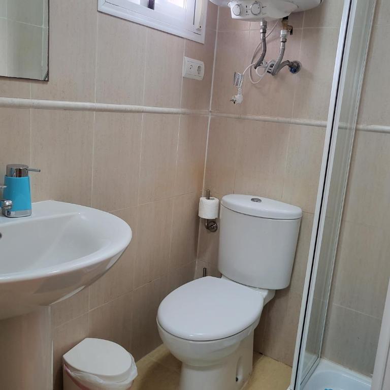 ¡Apartamento en primera línea con terraza y cerca de la piscina comunitaria! - Apartamento de 2 dormitorios - 16