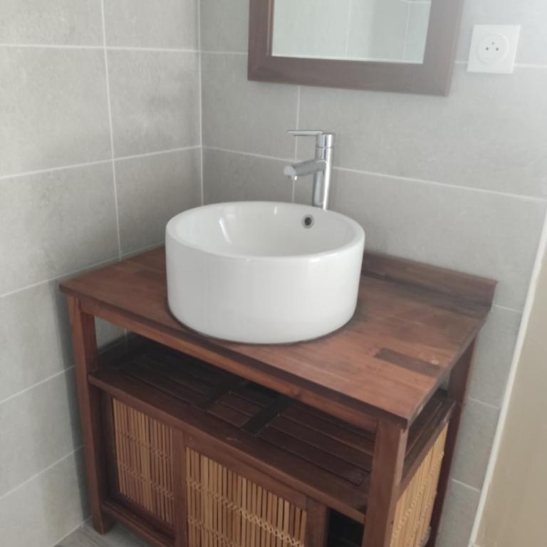 chambre indépendante - Chambre Double avec Salle de Bains Privative - 5