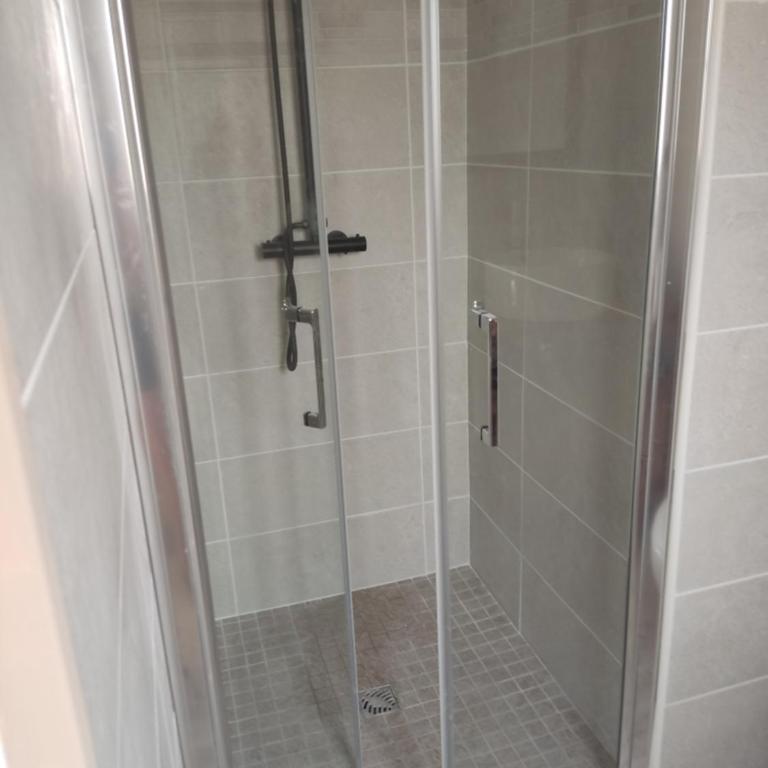 chambre indépendante - Chambre Double avec Salle de Bains Privative - 6