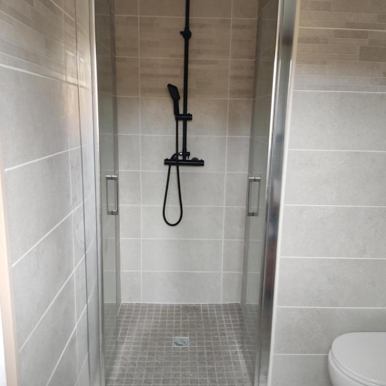 chambre indépendante - Chambre Double avec Salle de Bains Privative - 8