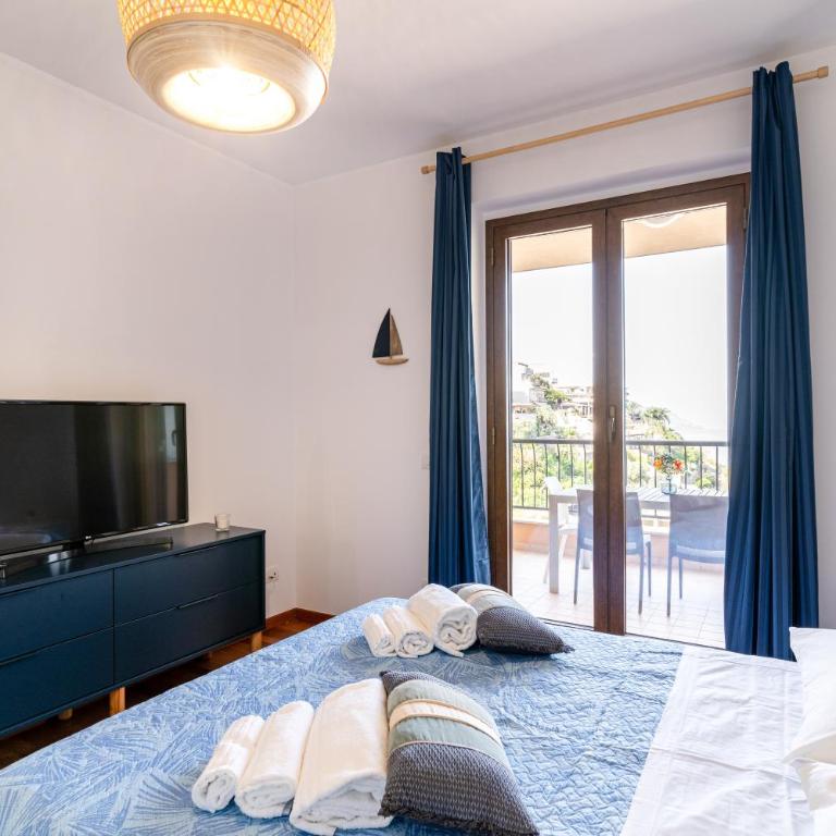 GuestHost - Calipso Big APT with Sea View, Parking & Pool - Two-Bedroom Apartment - 16