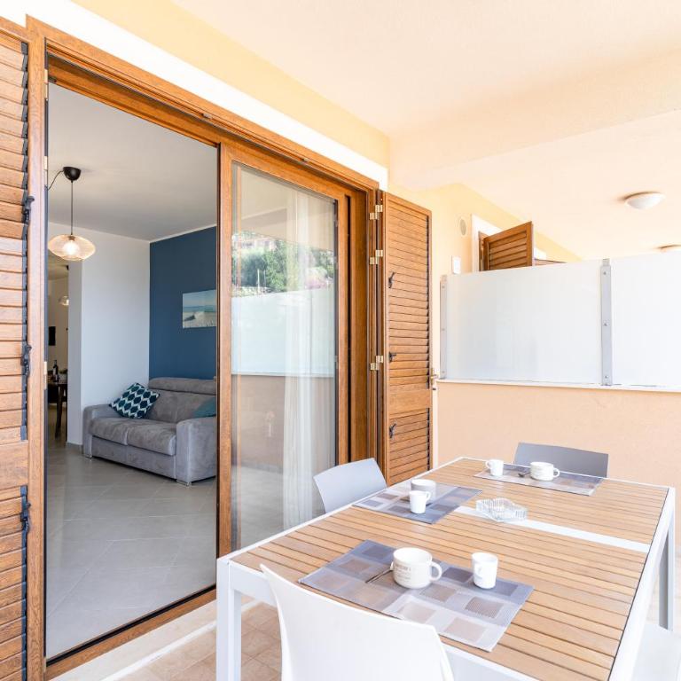 GuestHost - Calipso Big APT with Sea View, Parking & Pool - Two-Bedroom Apartment - 13