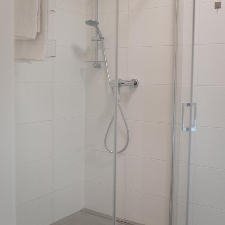 Apartments Oasis Wörthersee neu & zentral - Comfort Apartment mit Dusche - 3