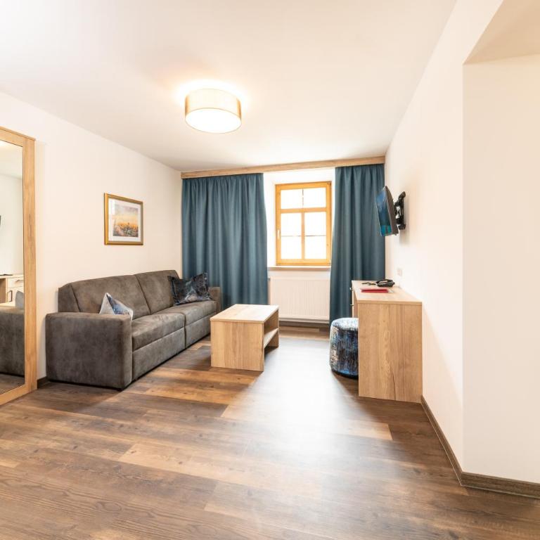 Hotel Heitzmann - Comfort Dreibettzimmer - 4