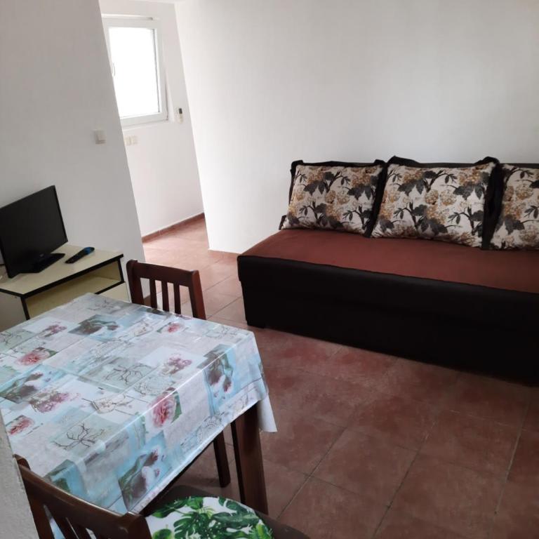 Apartmani na moru - Apartment with Terrace - 17