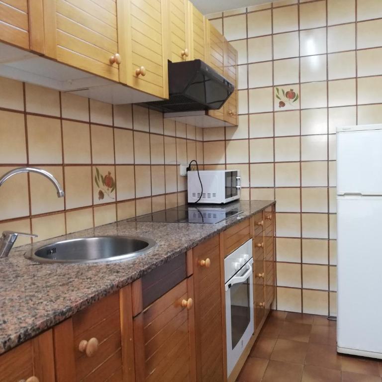 Cala Llenguadets - Three-Bedroom Apartment - 10
