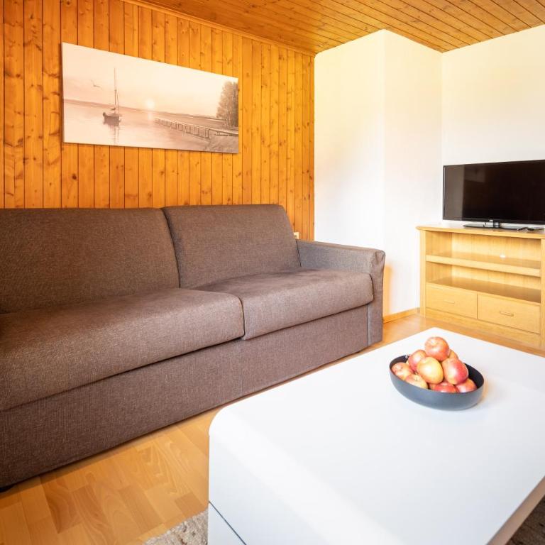 Haus Amatschon - Three-Bedroom Apartment with Shower - 5