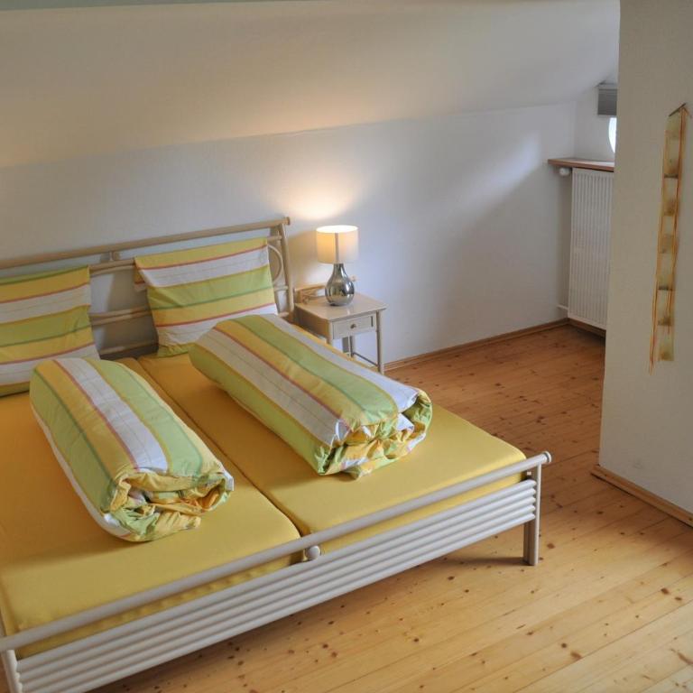 Gästehaus am Brunnen - Apartment mit 2 Schlafzimmern und Balkon - 4