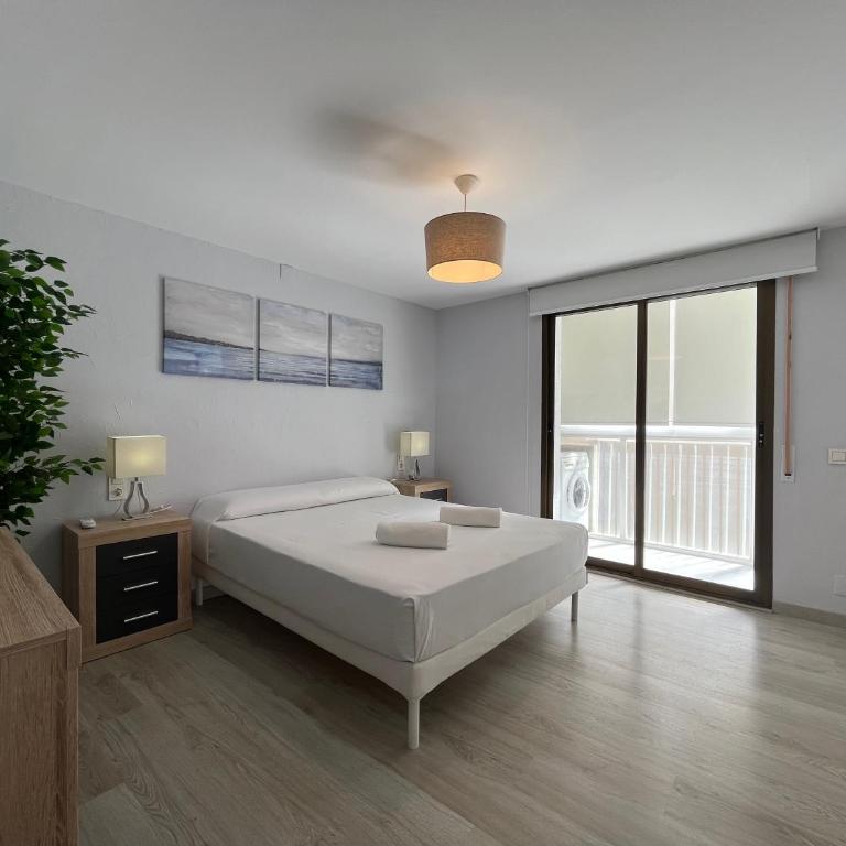 Duplex Sant Jordi Puerto Cambrils - Three-Bedroom Apartment - 10