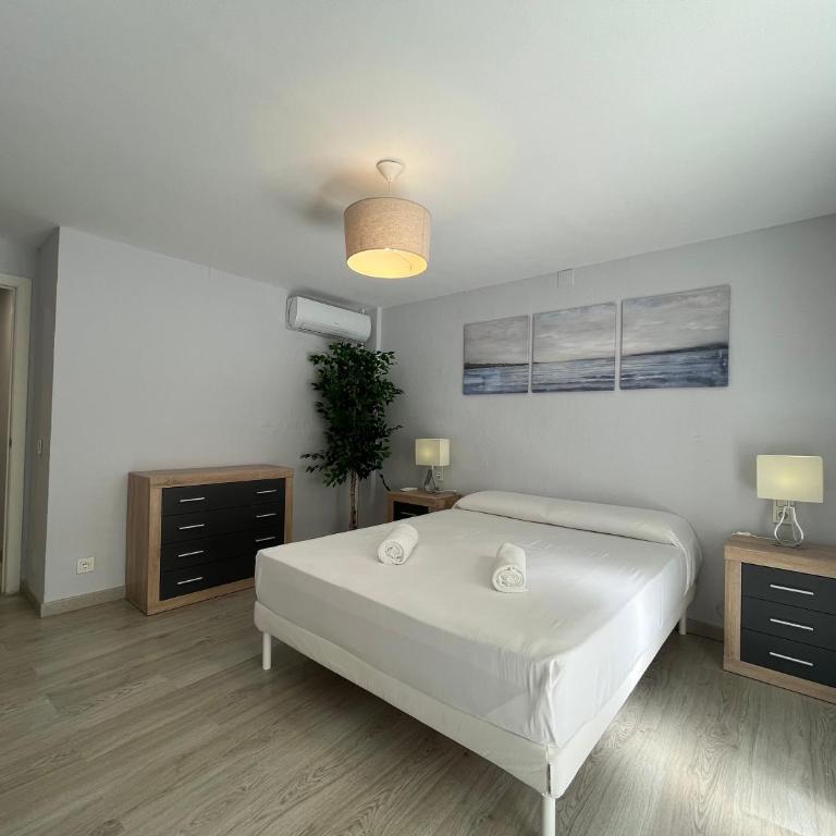 Duplex Sant Jordi Puerto Cambrils - Three-Bedroom Apartment - 11