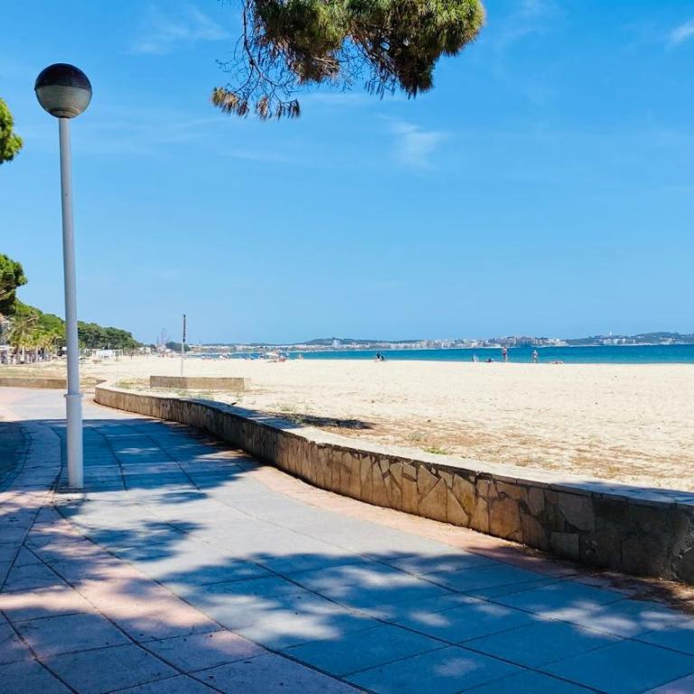 Elise Sun Beach - Three-Bedroom Apartment - 36