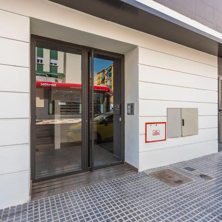 Modern apartment next to train/bus station - Apartamento de 1 dormitorio - 18