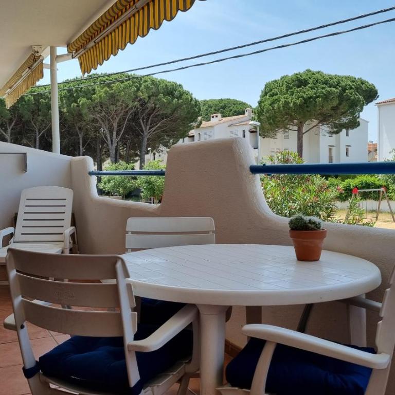 Apartamento familiar con piscina y wifi - Apartamento de 2 dormitorios con terraza - 3