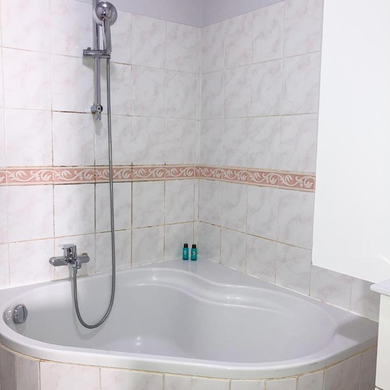 Le Campus Victoria II - Train Station & Isabey St - 75m2 - Three-Bedroom Apartment - 11