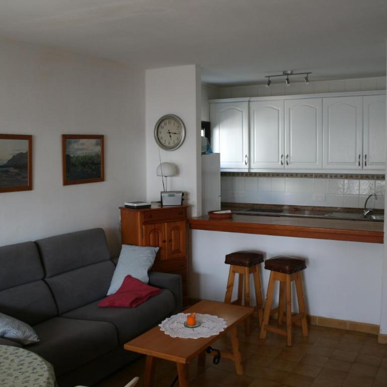 Los Arbustos - One-Bedroom Apartment - 9