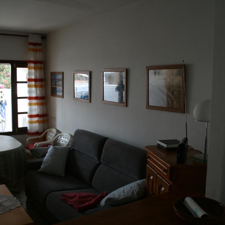 Los Arbustos - One-Bedroom Apartment - 10