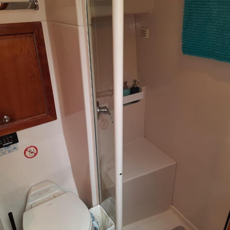 Yaku Wayra Charter - Cabin on Boat - 22