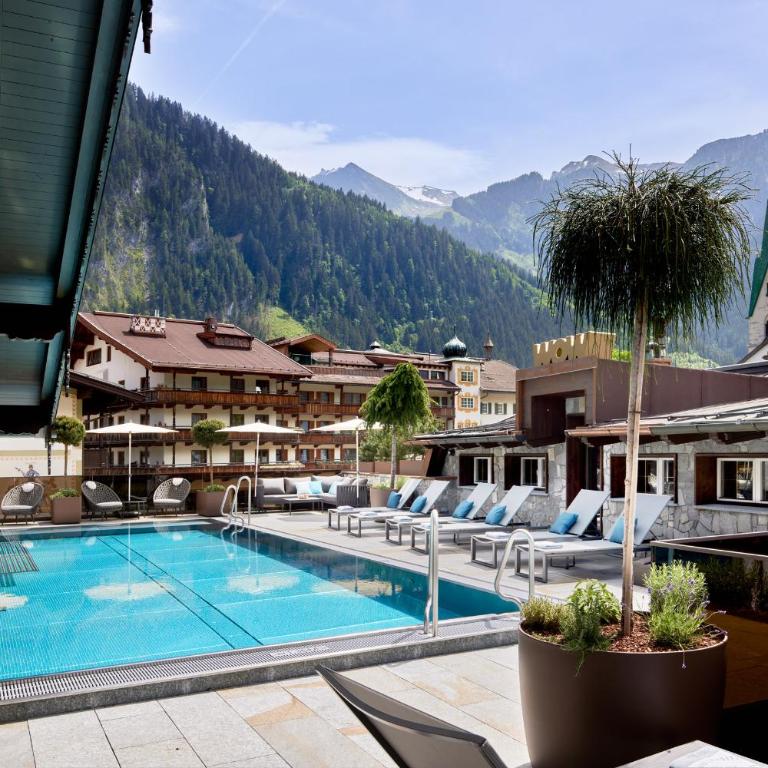 Hotel Neue Post - 4 Sterne Superior - Suite mit Poolblick - 8