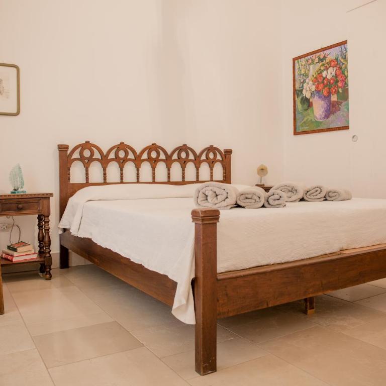 Villa Claudia - Three-Bedroom House - 24