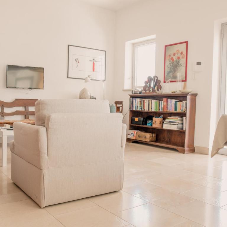 Villa Claudia - Three-Bedroom House - 10