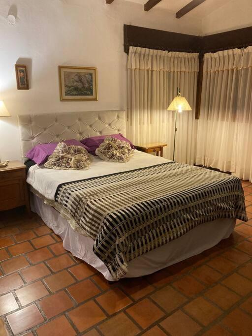 CASA CON VISTA A LAS SIERRAS - Casa de 5 dormitorios - 23