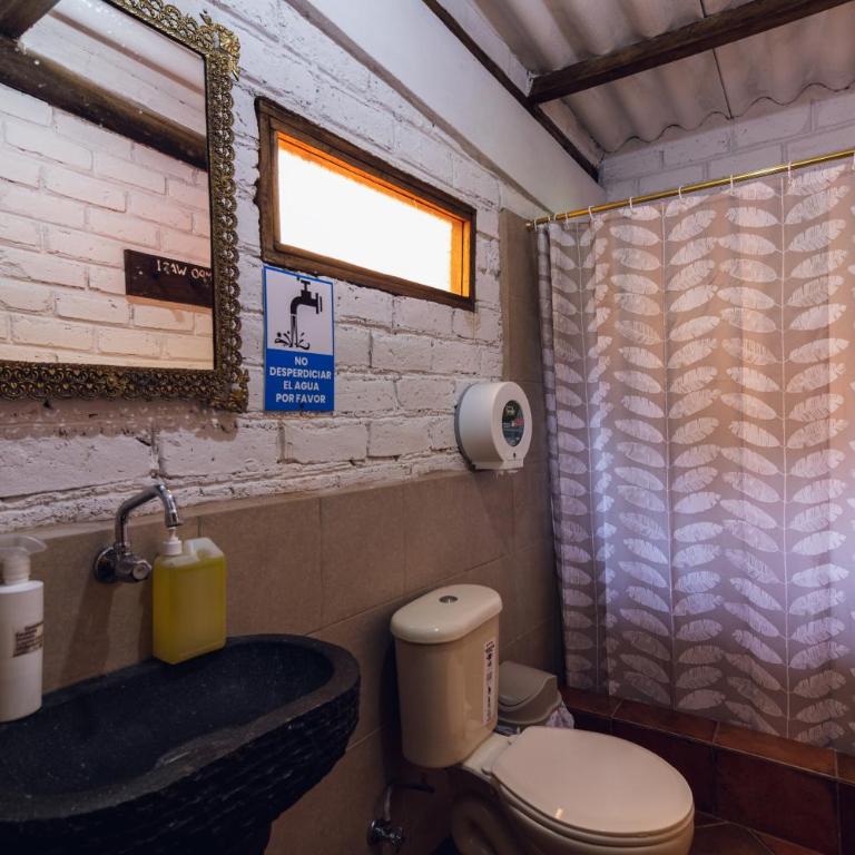 Campo Wasi - Quadruple Room with Private Bathroom - 1