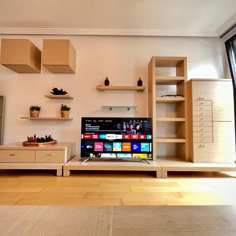 AtuaireHome Cordón 3 piso en centro histórico parking incluido - Apartamento de 2 dormitorios - 1