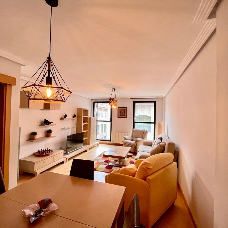 AtuaireHome Cordón 3 piso en centro histórico parking incluido - Apartamento de 2 dormitorios - 4
