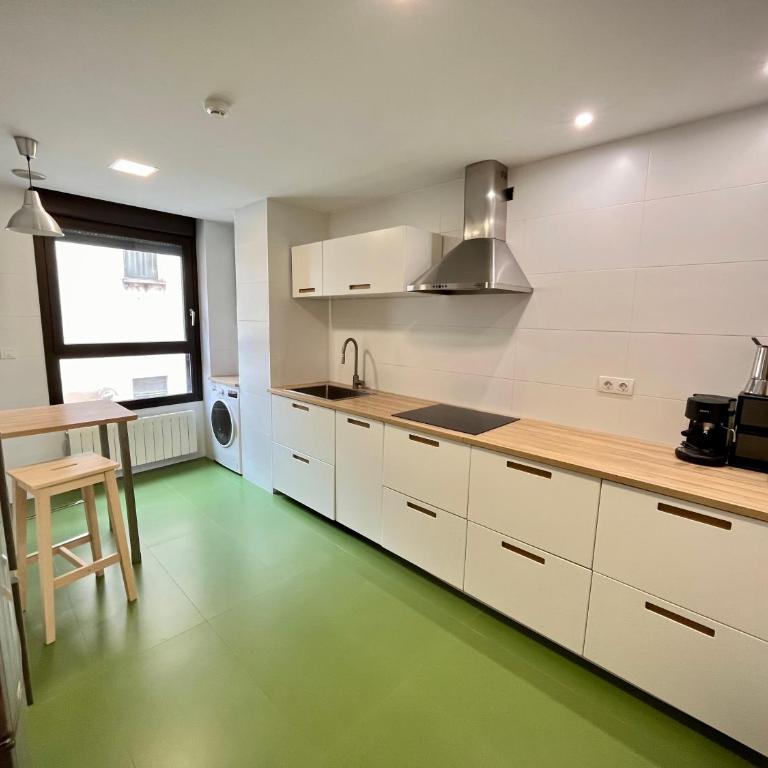 AtuaireHome Cordón 3 piso en centro histórico parking incluido - Apartamento de 2 dormitorios - 9