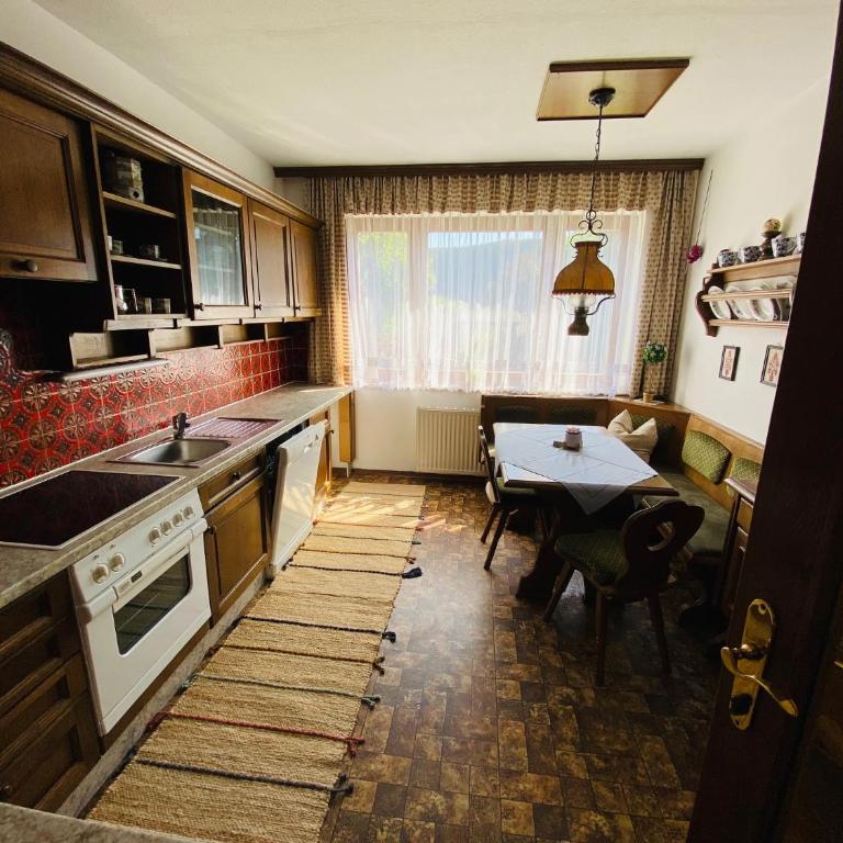Appartementhaus Sonne - Apartment mit 2 Schlafzimmern und Bergblick - 1