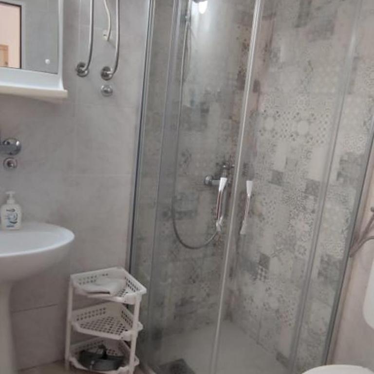 House Irena - Deluks Soba s Bračnim Krevetom i Pomoćnim Ležajem - 4