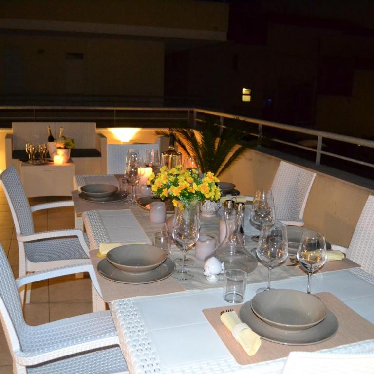 GuestHost - Roomy Apartment with Terrace & Parking - Appartamento con 2 Camere da Letto - 9